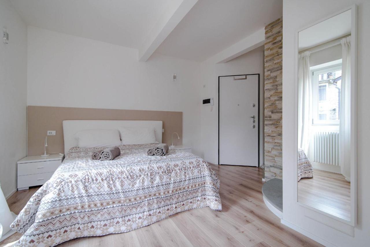 Laglio Apartment Above George Luaran gambar