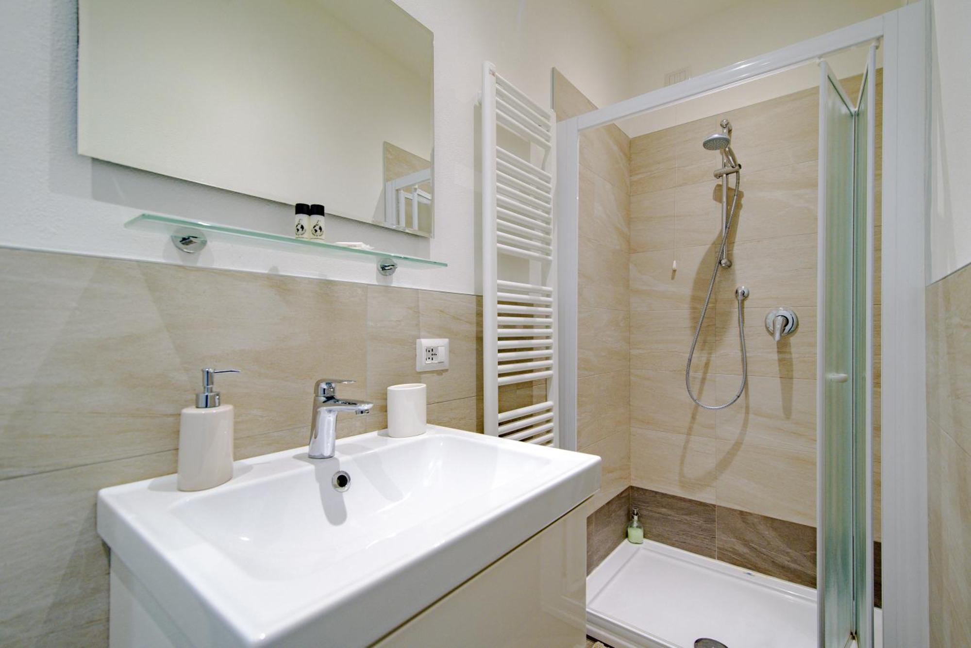 Laglio Apartment Above George Luaran gambar